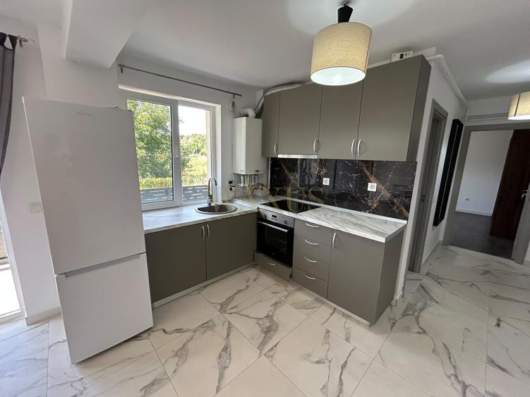 Apartament cu 3 camere semidecomandat, mobilat în Florești