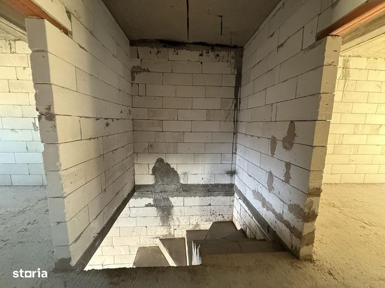 Casă cu 4 camere cu Teren 200 Mp în Central