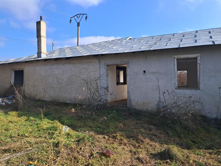 Casă individuală cu 4 camere cu Teren 1634 Mp în Vasile Alecsandri