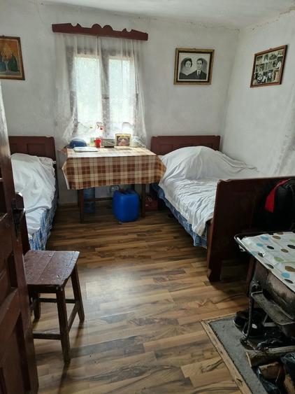 Casă cu 3 camere cu Teren 1862 Mp în Adunații Teiului