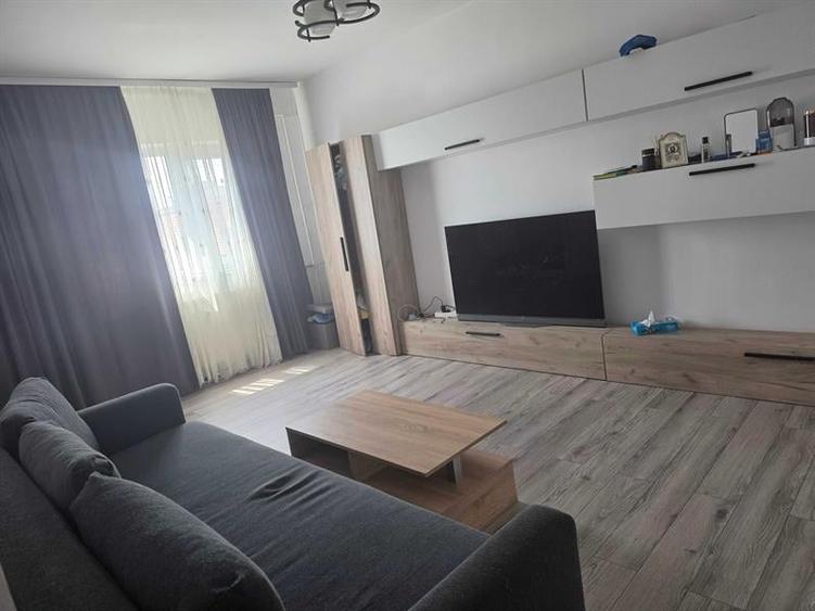 Apartament cu 2 camere decomandat, mobilat în Sărari