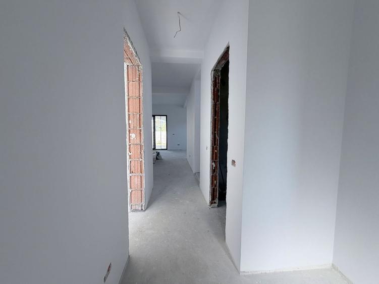 Duplex cu 5 camere cu Canalizare în Buziașului
