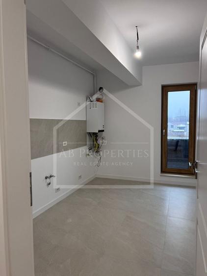 Apartament cu 2 camere decomandat în Sisești