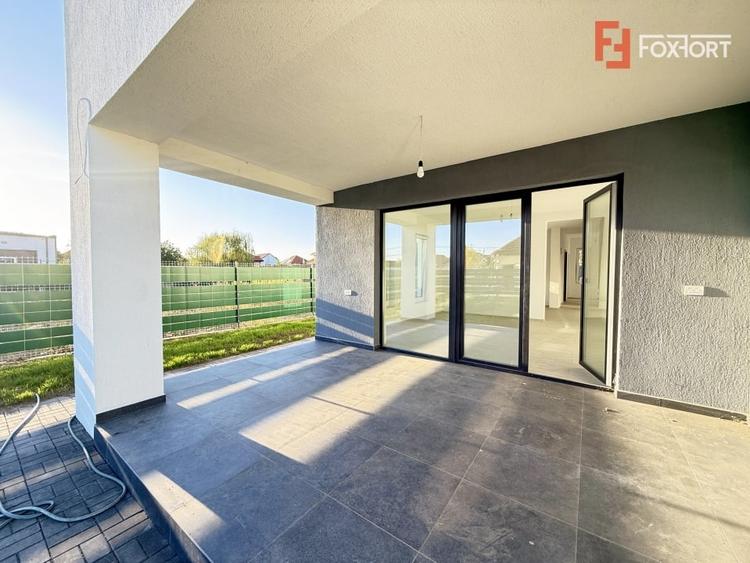 Duplex cu 4 camere cu Canalizare în Săcălaz