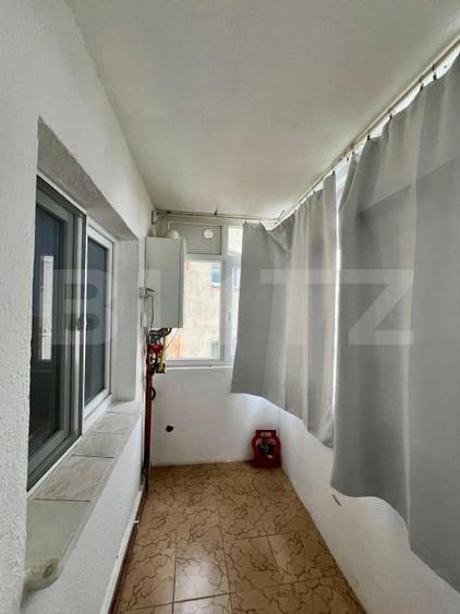 Apartament 2 camere, centrala si AC, zona Rond cartier Rovine - 8