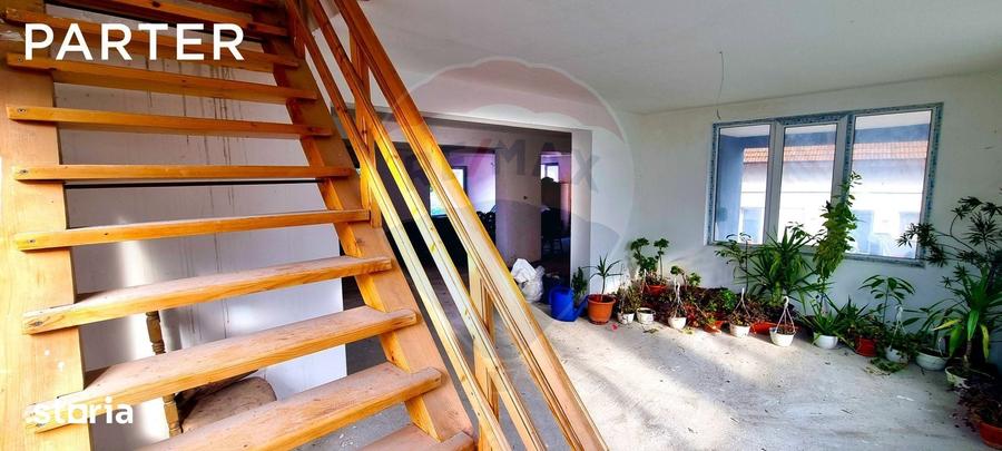 Casă cu 4 camere cu Teren 2250 Mp în Ultracentral