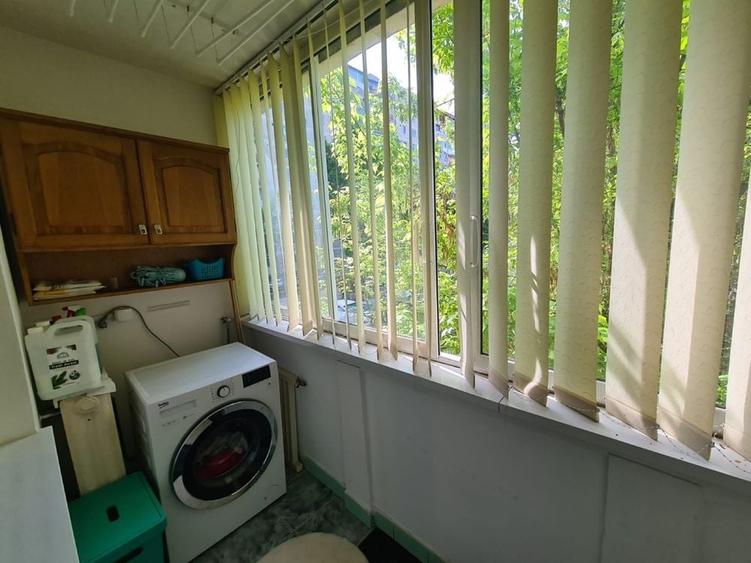 Apartament cu 2 camere decomandat în Ostroveni