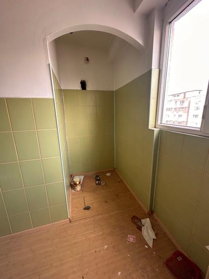 Apartament cu 2 camere decomandat în Micro 20