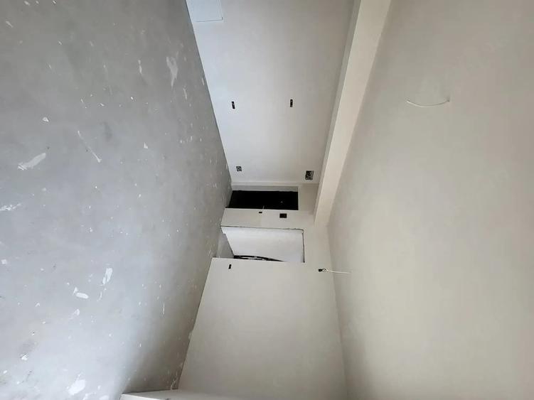 Apartament cu 4 camere decomandat în Dumbrăvița