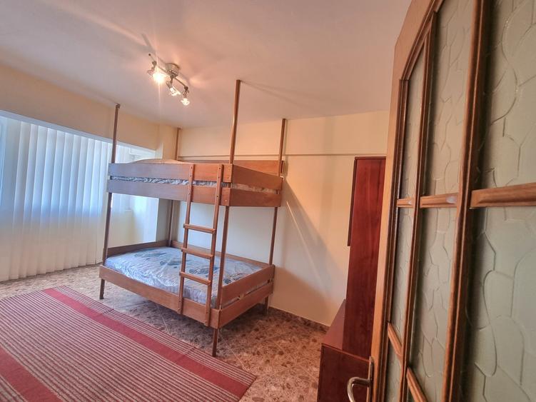 Apartament cu 3 camere decomandat în Narcisa
