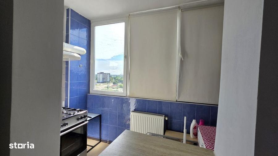 Apartament cu 3 camere semidecomandat în Circumvalațiunii