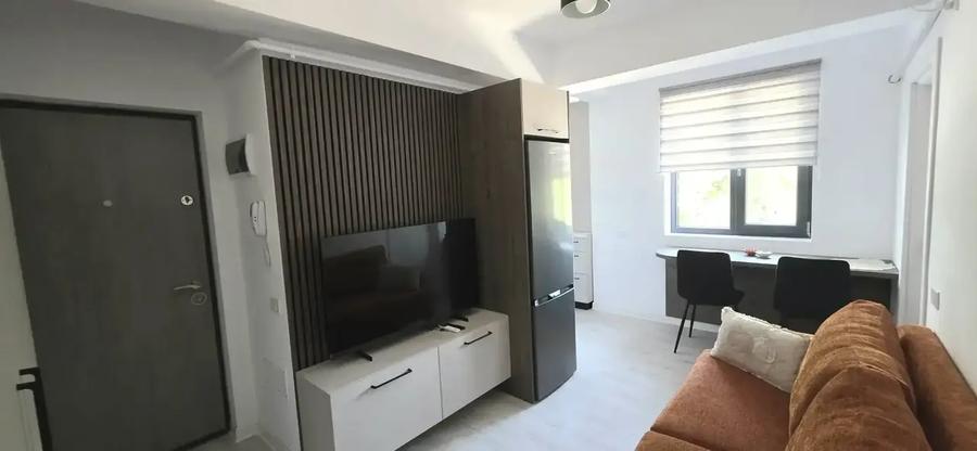 Apartament cu 2 camere semidecomandat, mobilat în Central