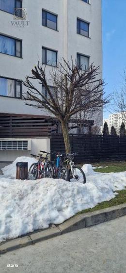 Apartament cu 3 camere decomandat, mobilat în Băneasa
