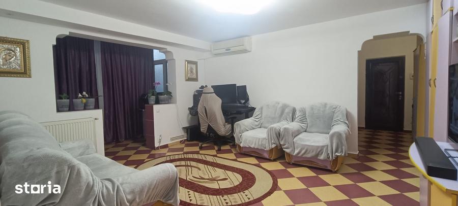Apartament cu 2 camere semidecomandat în Micro 3