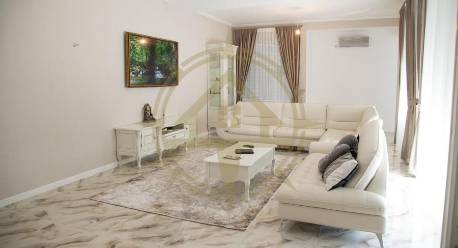 Casă cu 7 camere cu Piscina în Corbeanca