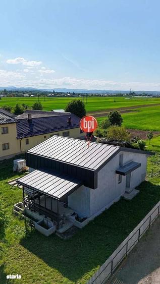 Casă cu 3 camere în Boroaia