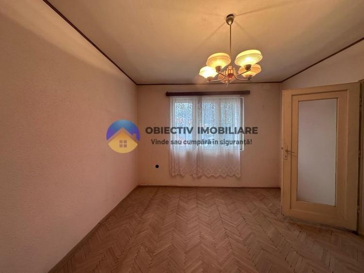 Casă individuală cu 3 camere cu Canalizare în Central