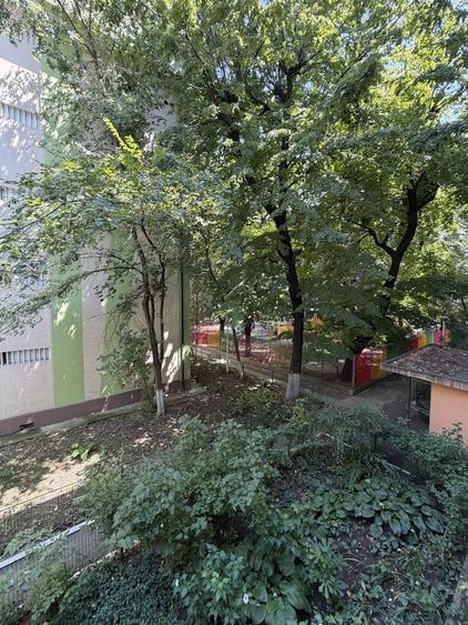 Apartament cu 3 camere semidecomandat în Nerva Traian