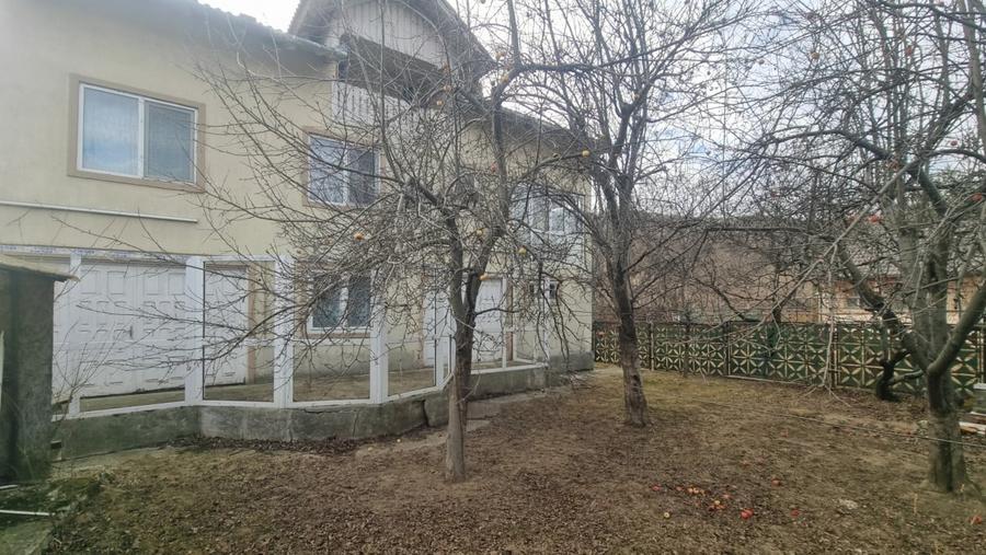 Casă individuală cu 6 camere cu Canalizare în Chiojdu