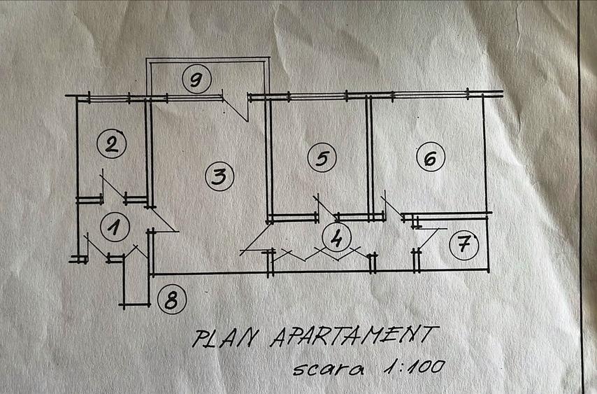Apartament cu 3 camere semidecomandat în Obor