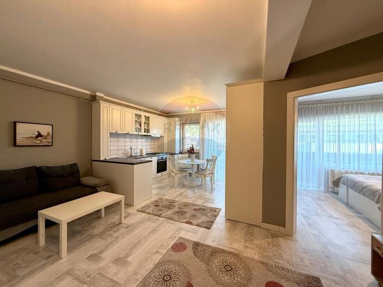 Apartament cu 2 camere semidecomandat, mobilat în Florești