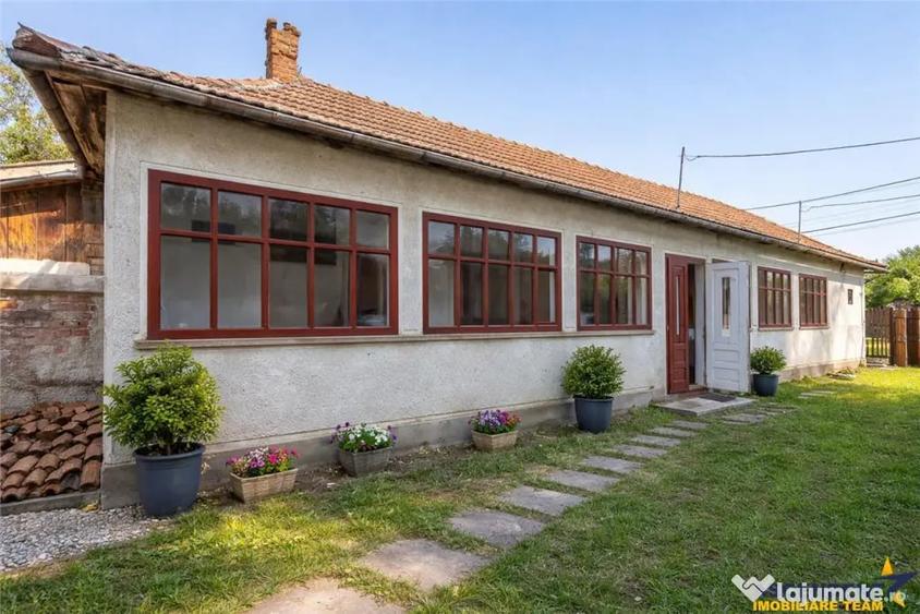 Casă cu 4 camere cu Teren 412 Mp în Brețcu