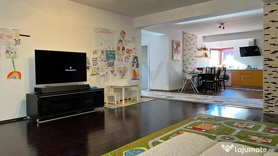 Apartament cu 4 camere decomandat, mobilat în Băneasa