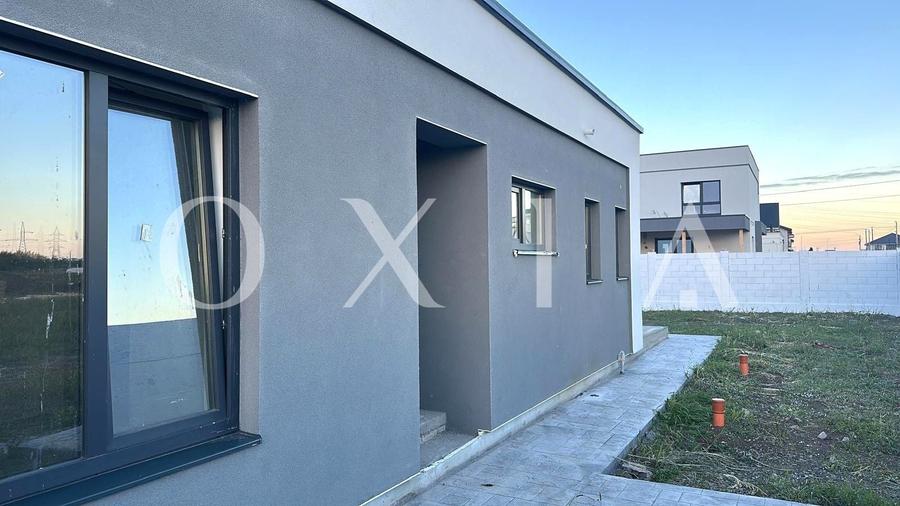 Duplex cu 3 camere cu Canalizare în Moșnița Nouă