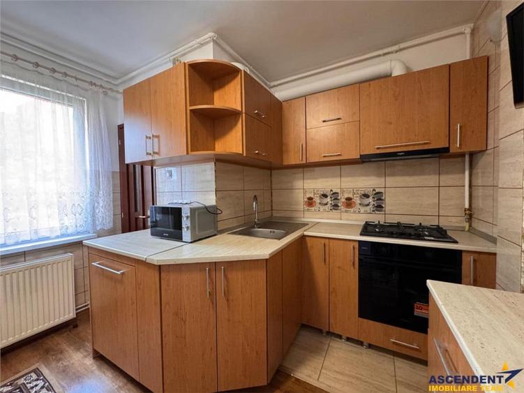 Luminos, decomandat, 3 camere, 2 bai, etaj2, Calea Sighi#537 - 9