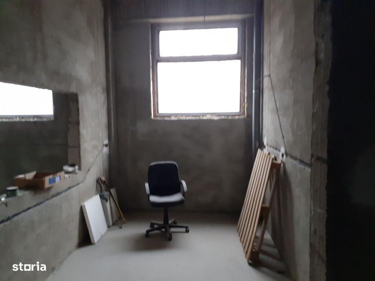 Casă cu 4 camere cu Teren 7650 Mp în Central