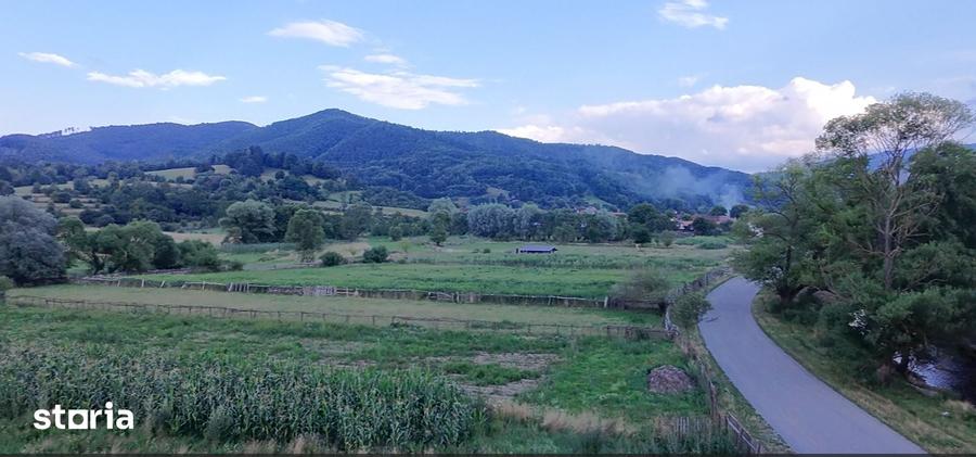 Teren de 1015 mp, în Șinca