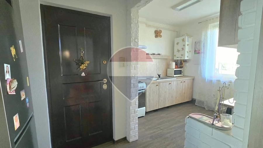Apartament cu 2 camere semidecomandat în Vitrometan