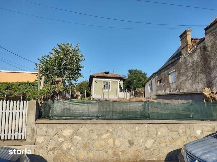 Casă cu 3 camere cu Teren 710 Mp în Central