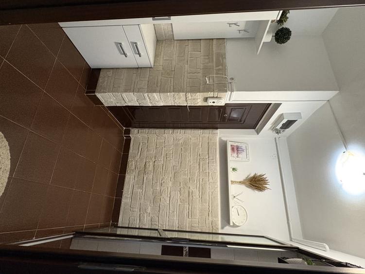 Apartament cu 2 camere semidecomandat în Iași