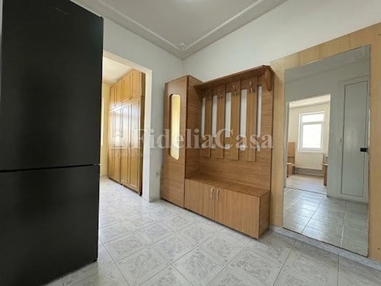 Apartament cu 3 camere decomandat în Târgu Cucu
