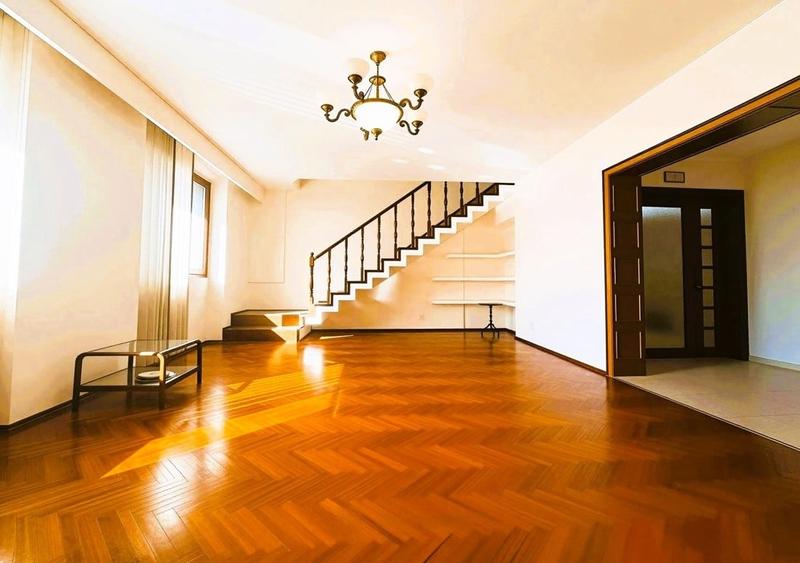 Apartament cu 3 camere decomandat, mobilat în Cotroceni