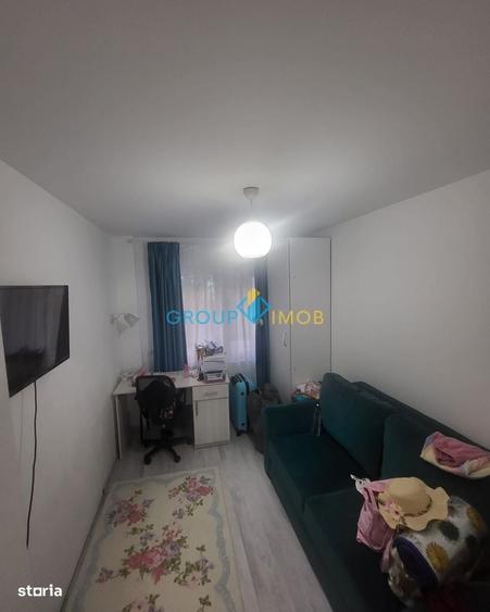 Apartament cu 3 camere decomandat în Narcisa