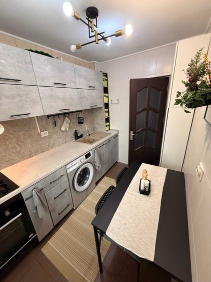 Apartament cu 2 camere semidecomandat în Colentina