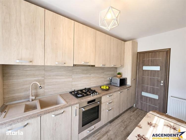 Apartament cu 2 camere decomandat în Tractorul