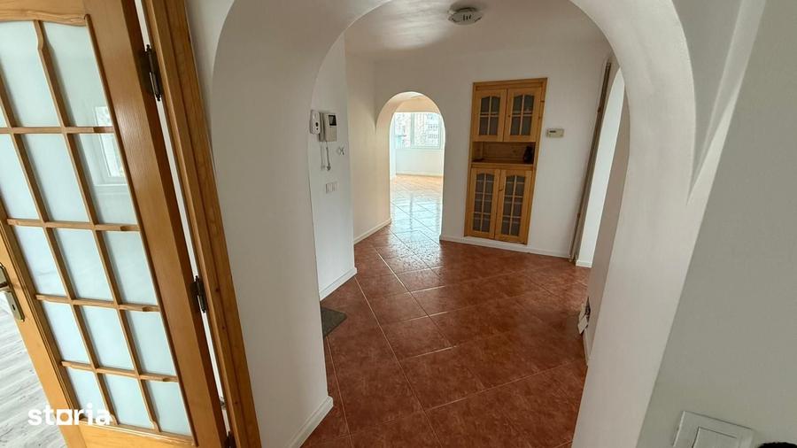 Apartament cu 4 camere decomandat în Obcini