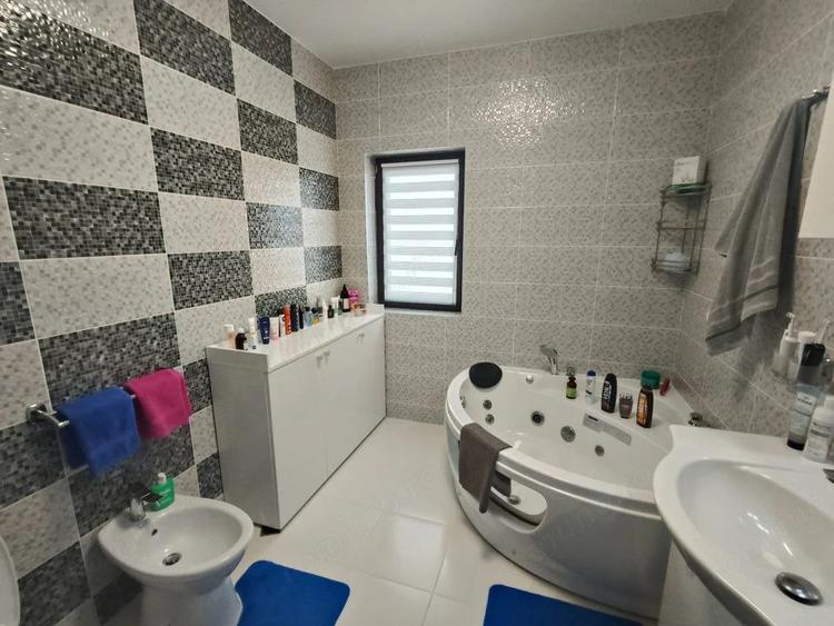 Casă cu Teren 2775 Mp în Crasna
