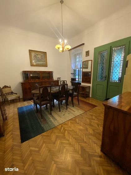 Casă cu 6 camere cu Teren 218 Mp în Central