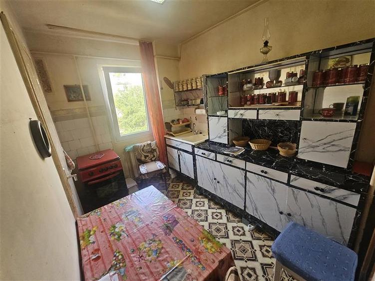Apartament cu 2 camere semidecomandat în Micro I