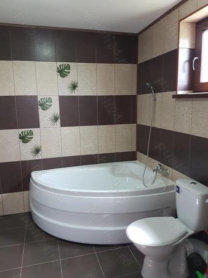 Casă cu 5 camere cu Teren 1800 Mp în Central