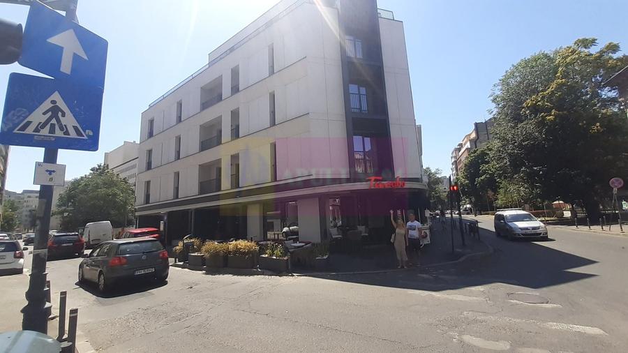 Garsonieră decomandată în Universitate