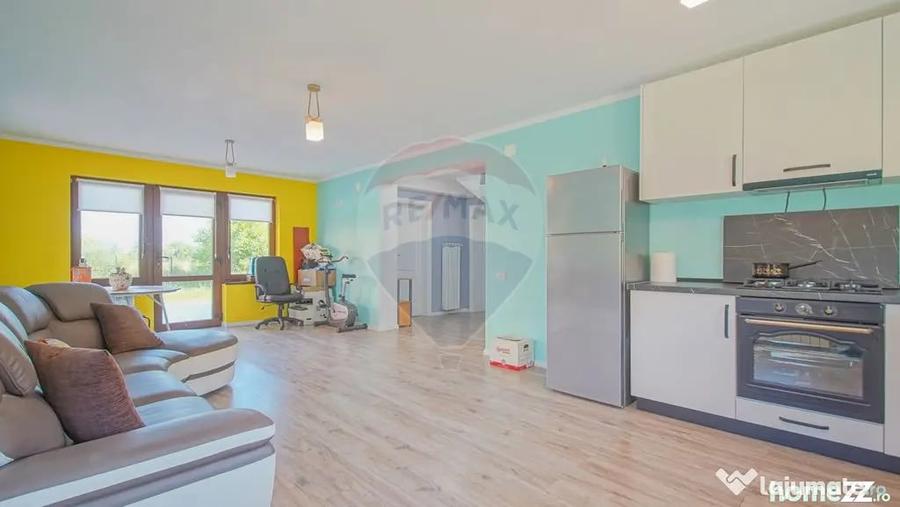 Casă cu 4 camere cu Teren 534 Mp în IAR
