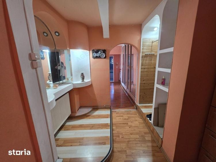 Apartament cu 3 camere în Central