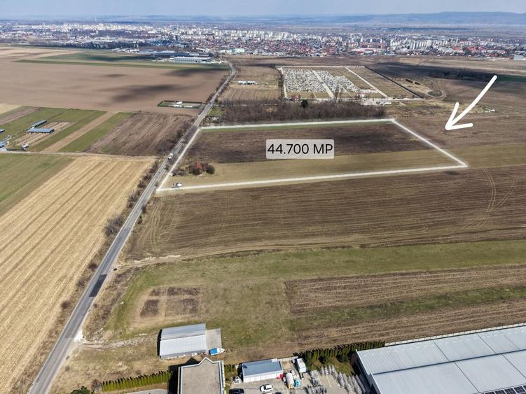 Teren construcție, în Sud-Vest