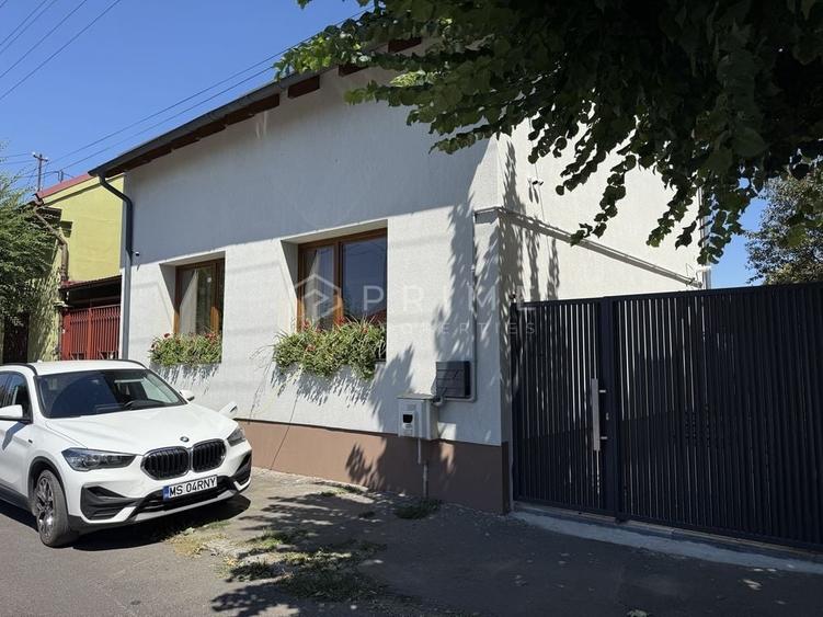 Casă individuală cu 4 camere cu Canalizare în Central