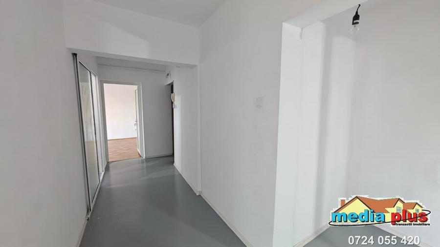 Apartament cu 3 camere decomandat în Țiglina 1